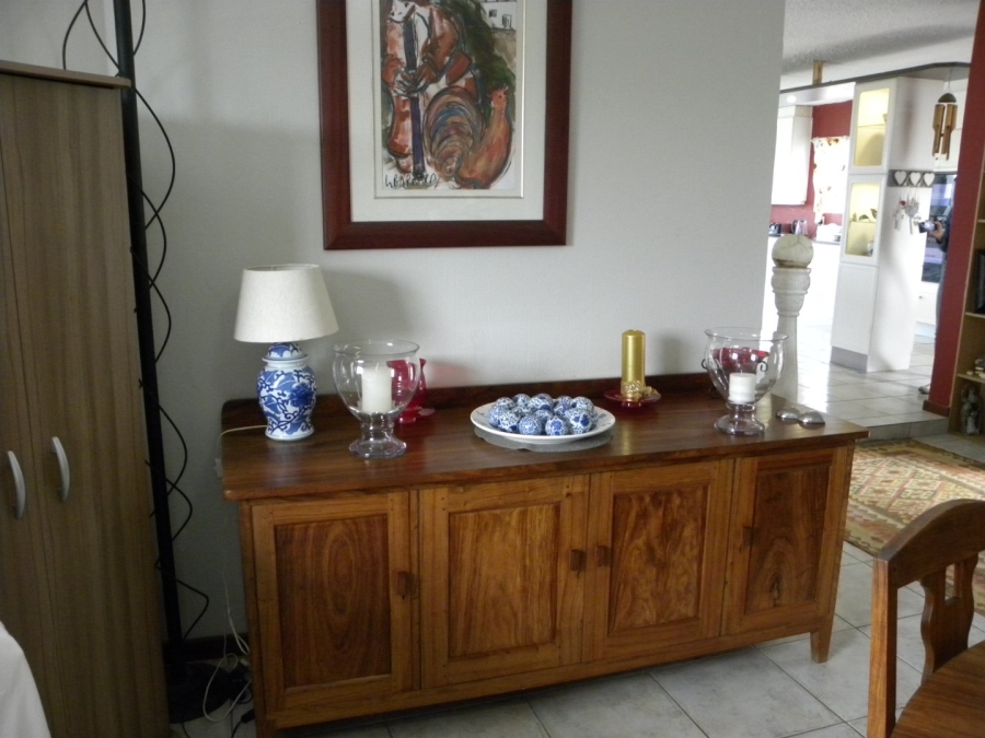 5 Bedroom Property for Sale in Wavecrest Eastern Cape